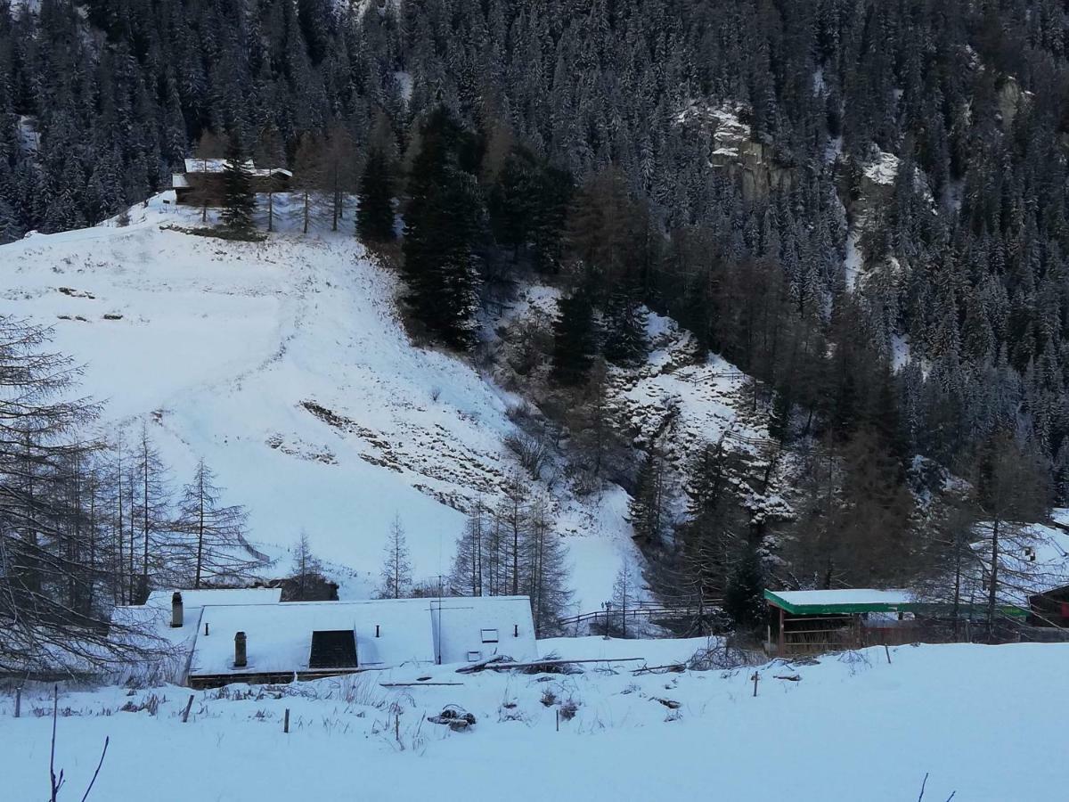 Les Nis Apartman Bourg-Saint-Pierre Kültér fotó